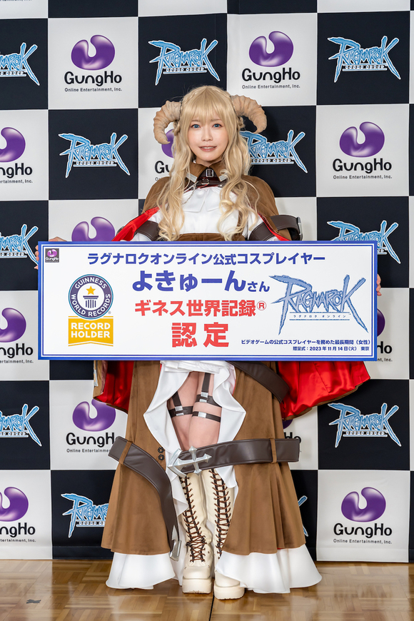 えなこ、東雲うみら所属PPエンタープライズ社長・よきゅーん、“ビデオゲームの公式コスプレイヤーを務めた最長期間（女性）”としてギネス世界記録™に認定！  - Pop'n'Roll - GREE ニュース