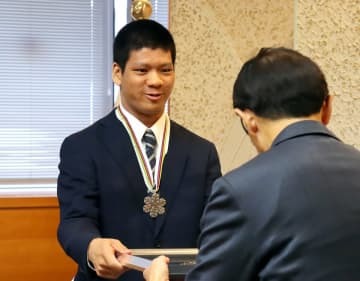 五輪で夢のメダルを」スノボ世界選手権で銀の木俣選手、京都府スポーツ